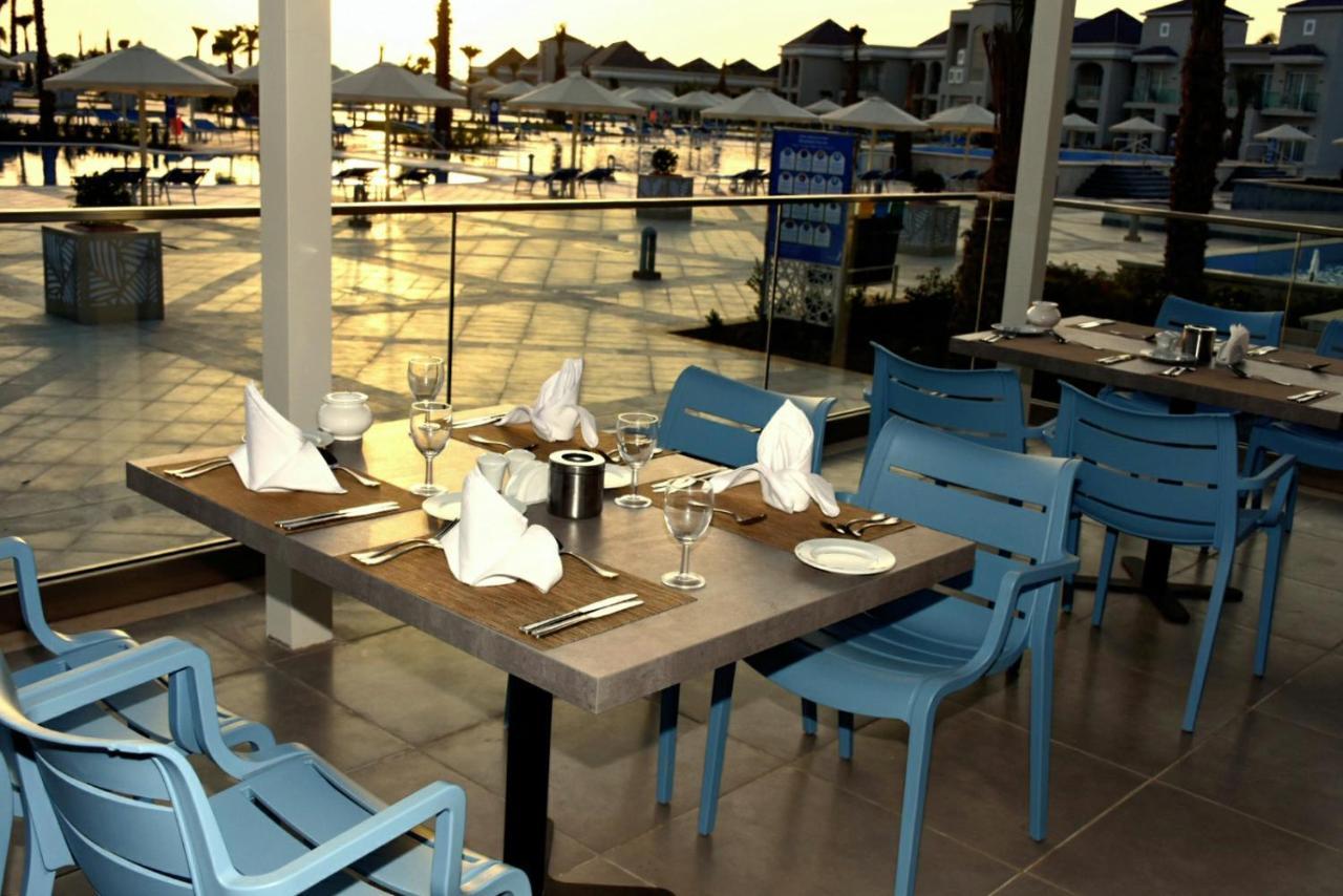 Pickalbatros White Beach Taghazout (Adults Only) Exterior foto The restaurant at the hotel