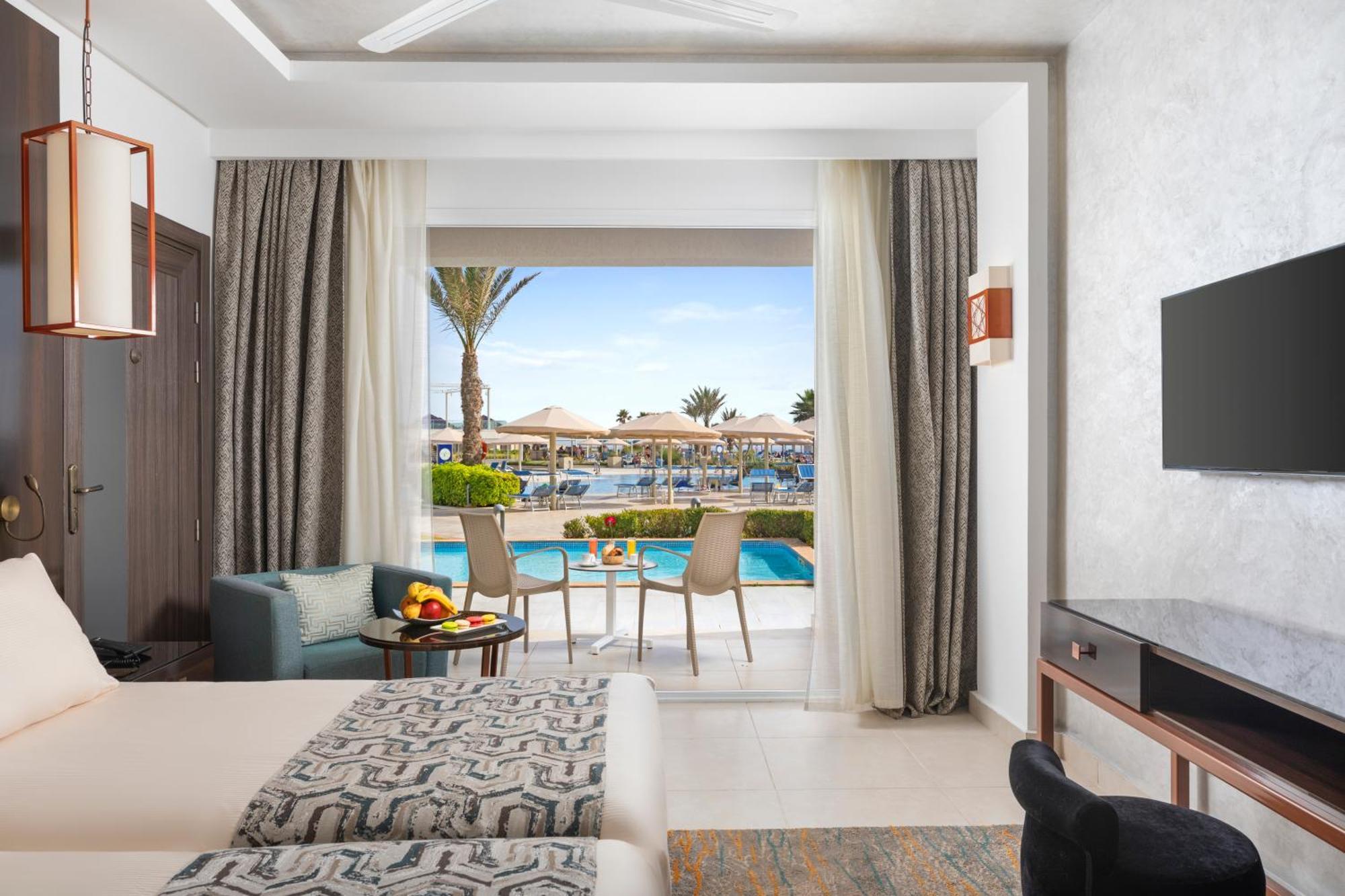 Pickalbatros White Beach Taghazout (Adults Only) Exterior foto A room at the Hilton Sharm El Sheikh